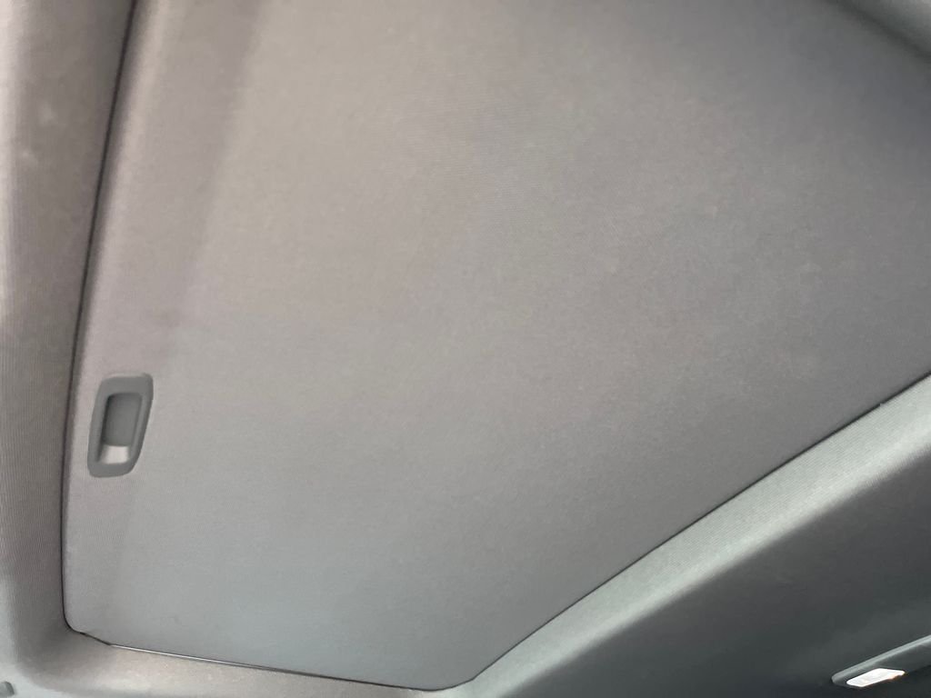 Used 2025 White GMC SLT image 20