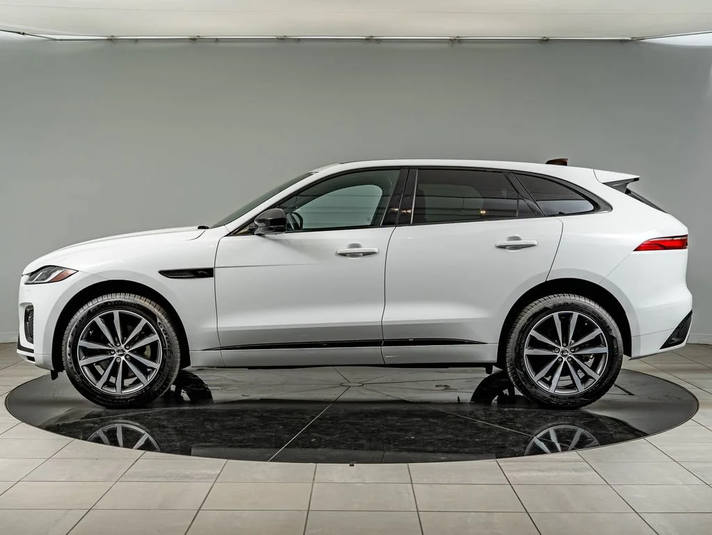 Used 2025 White Jaguar P250 R-Dynamic S image 8