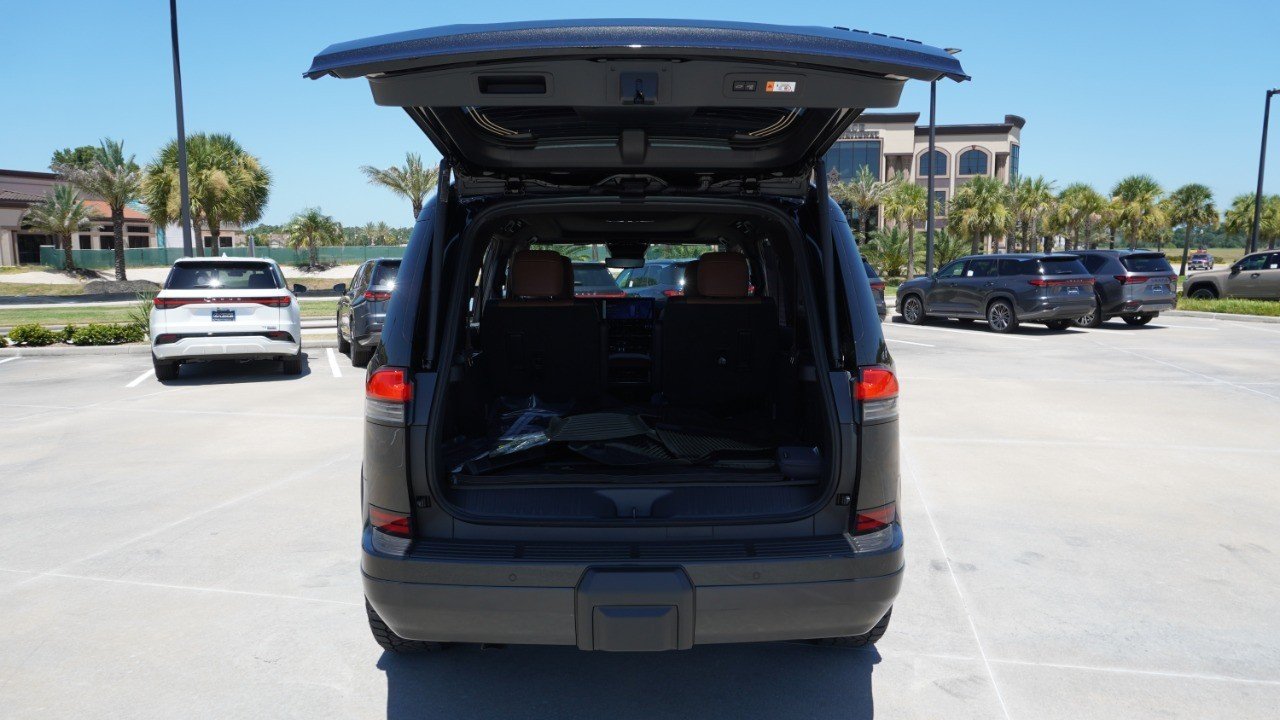 Used 2026 Black Lexus GX 550 Luxury+ image 40