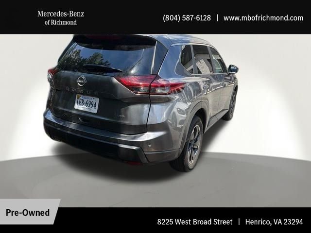 Used 2025 Gray Nissan SV image 4