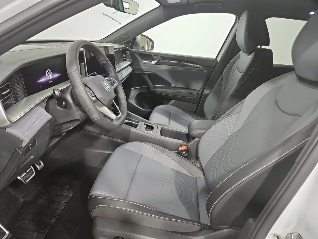 New 2026 White Volkswagen 2.0T SE R-Line Black image 9