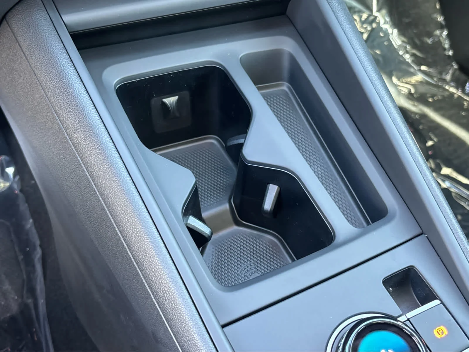 New 2026 DEEP BLACK Volkswagen SE image 16