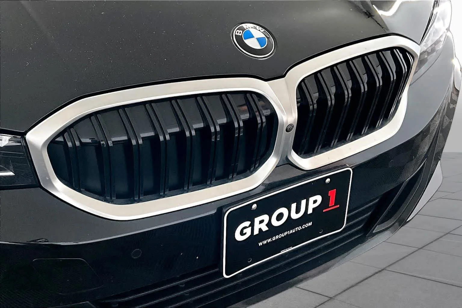 Used 2025 Black Sapphire Metallic BMW 330i xDrive image 30