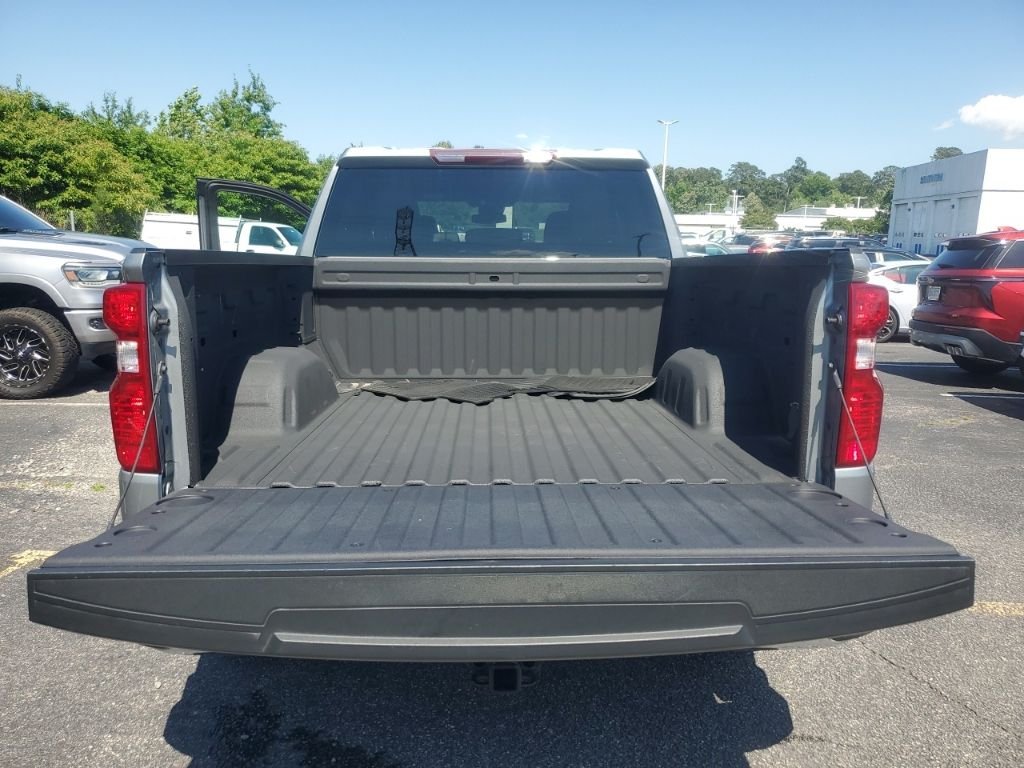 Used 2023 Gray Chevrolet LT image 16