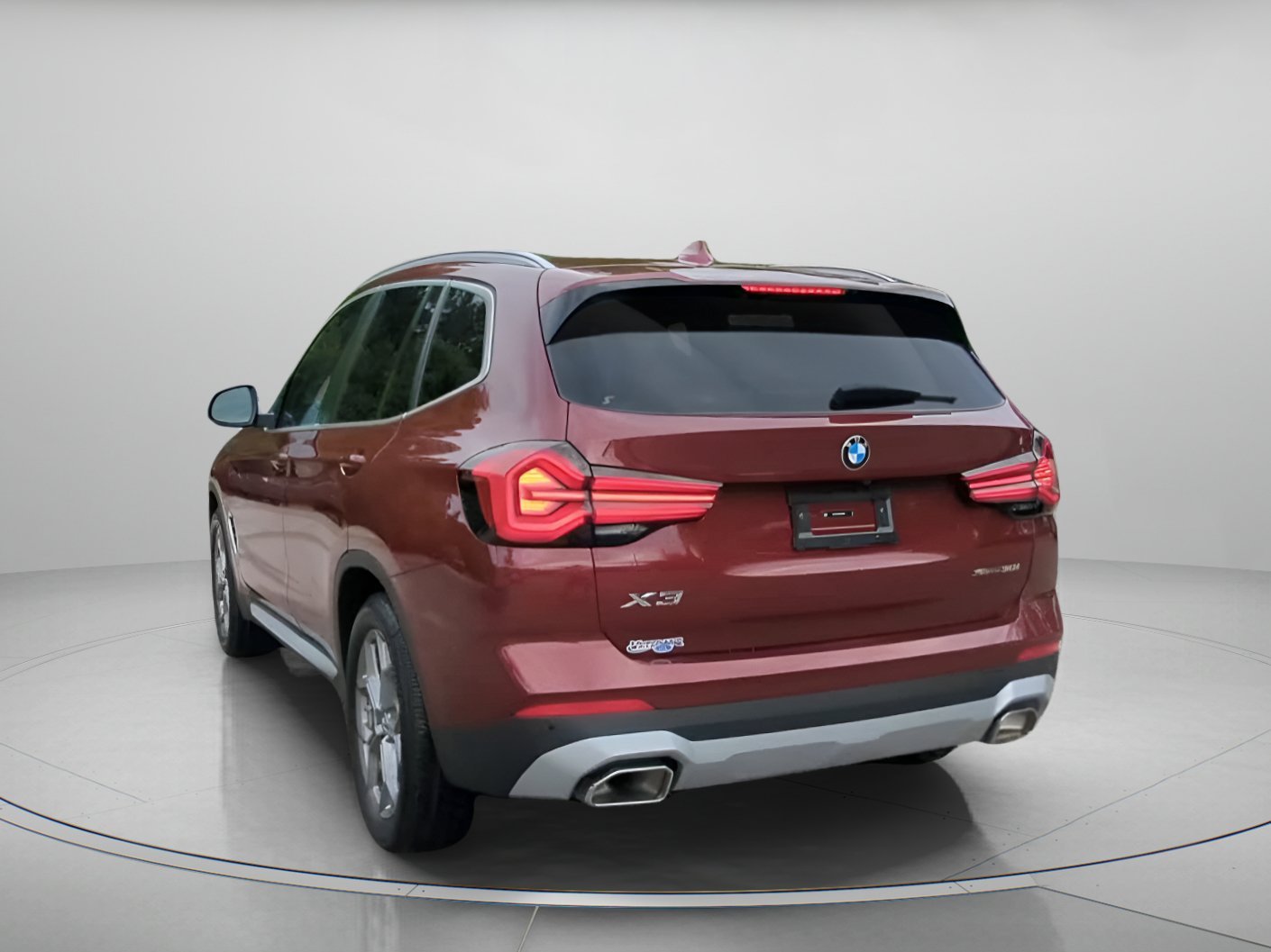 Used 2024 Aventurin Red Metallic BMW sDrive30i image 21