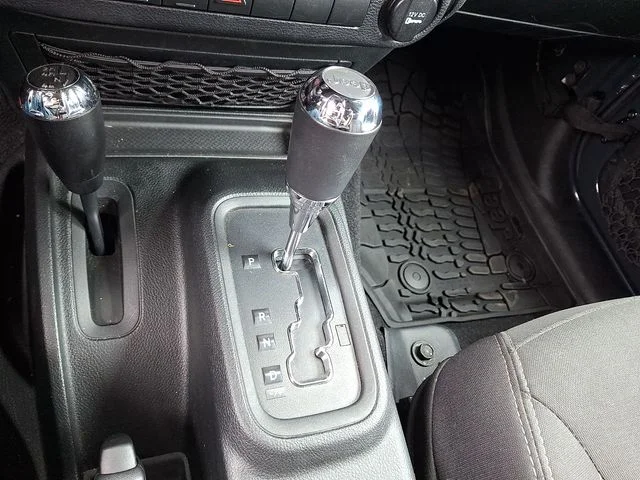 Used 2018 Black Jeep Unlimited Sport image 22