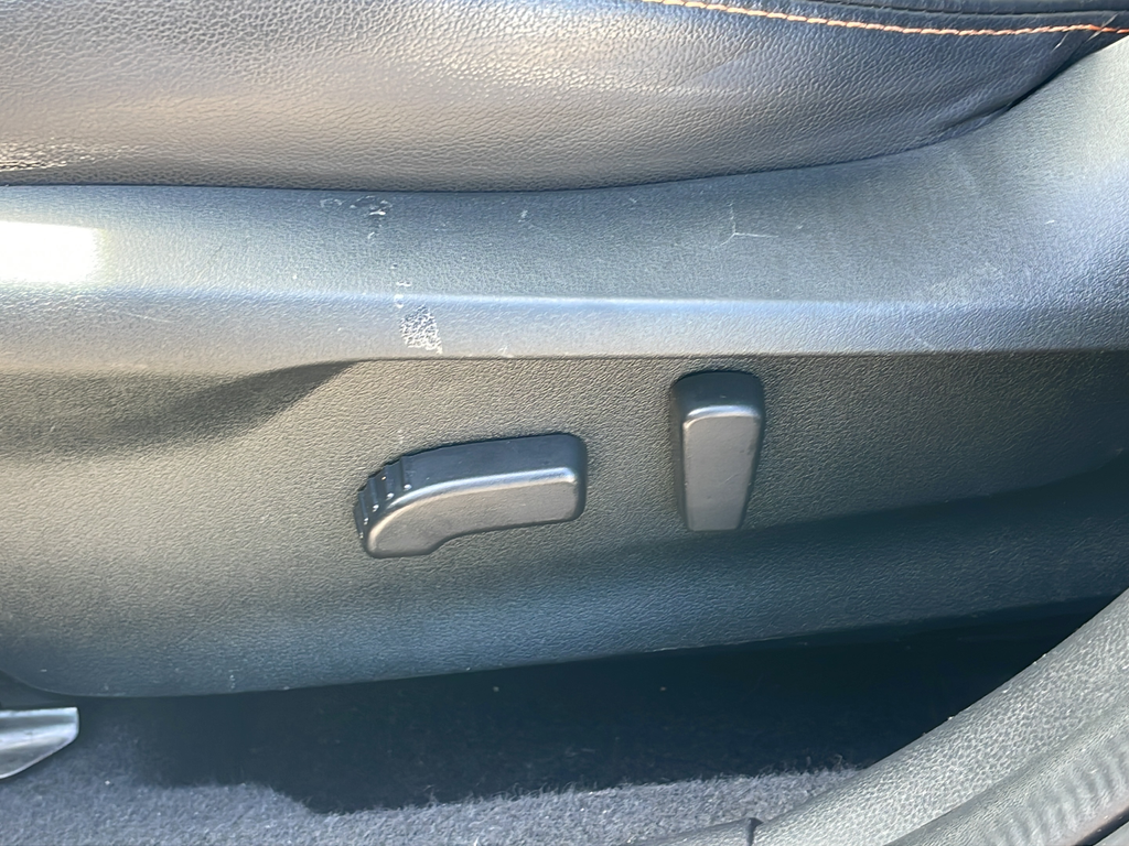 Used 2018 Gray Subaru 2.0i Limited image 33