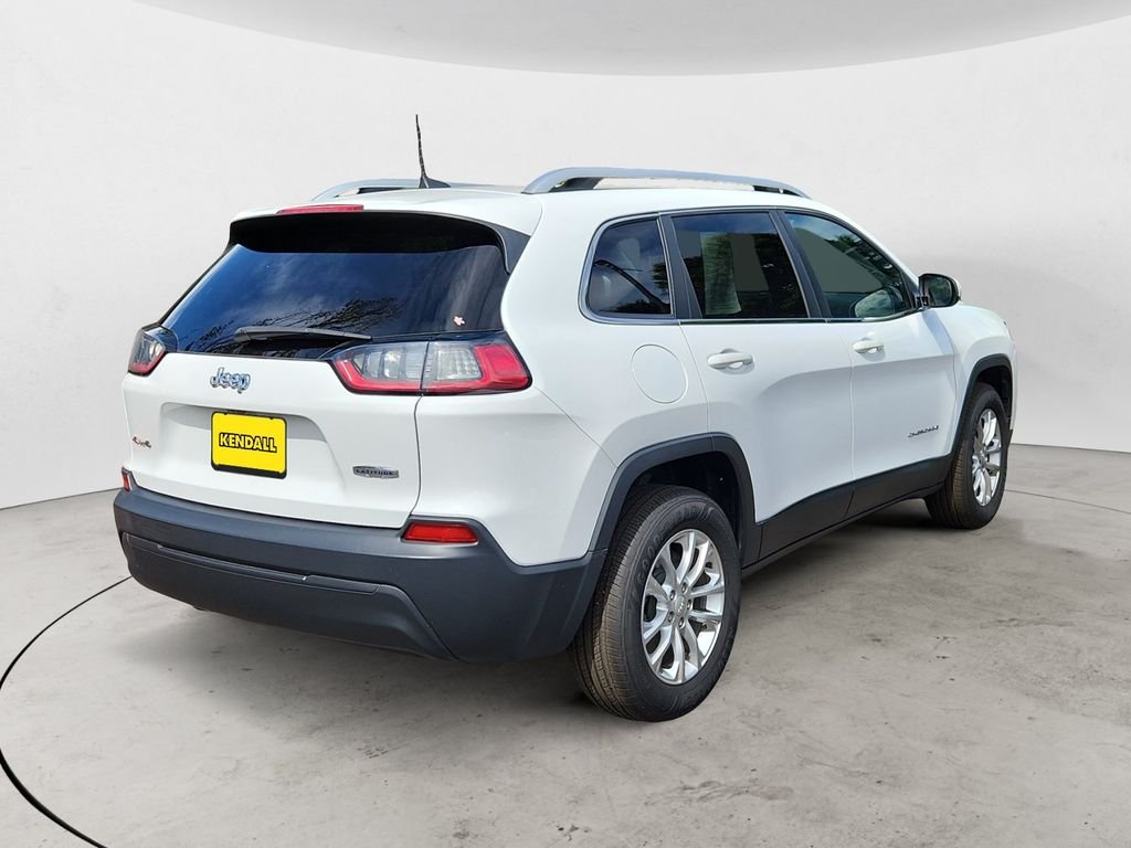 Used 2019 White Jeep Latitude image 5