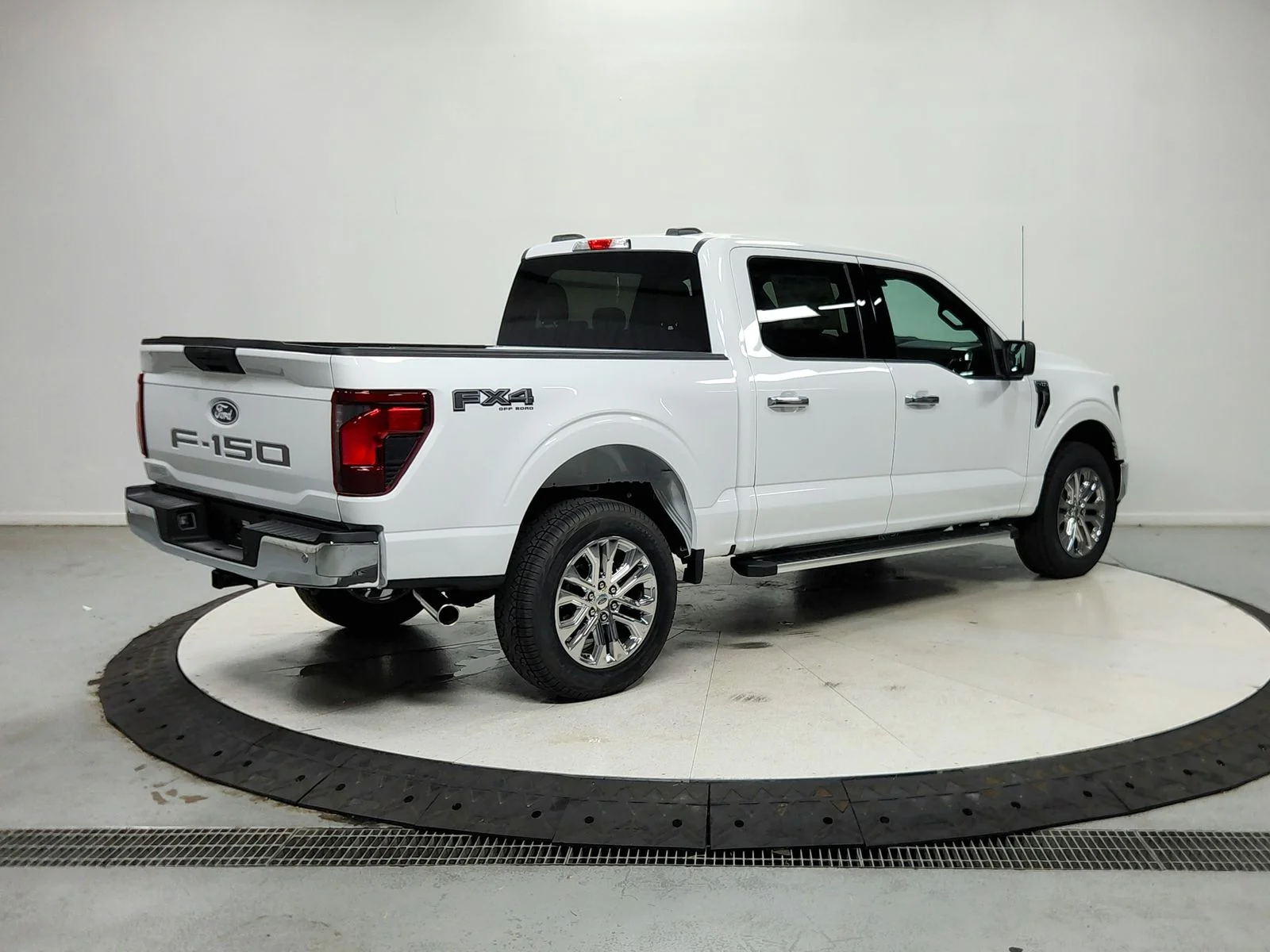 New 2026 White Ford XLT image 8