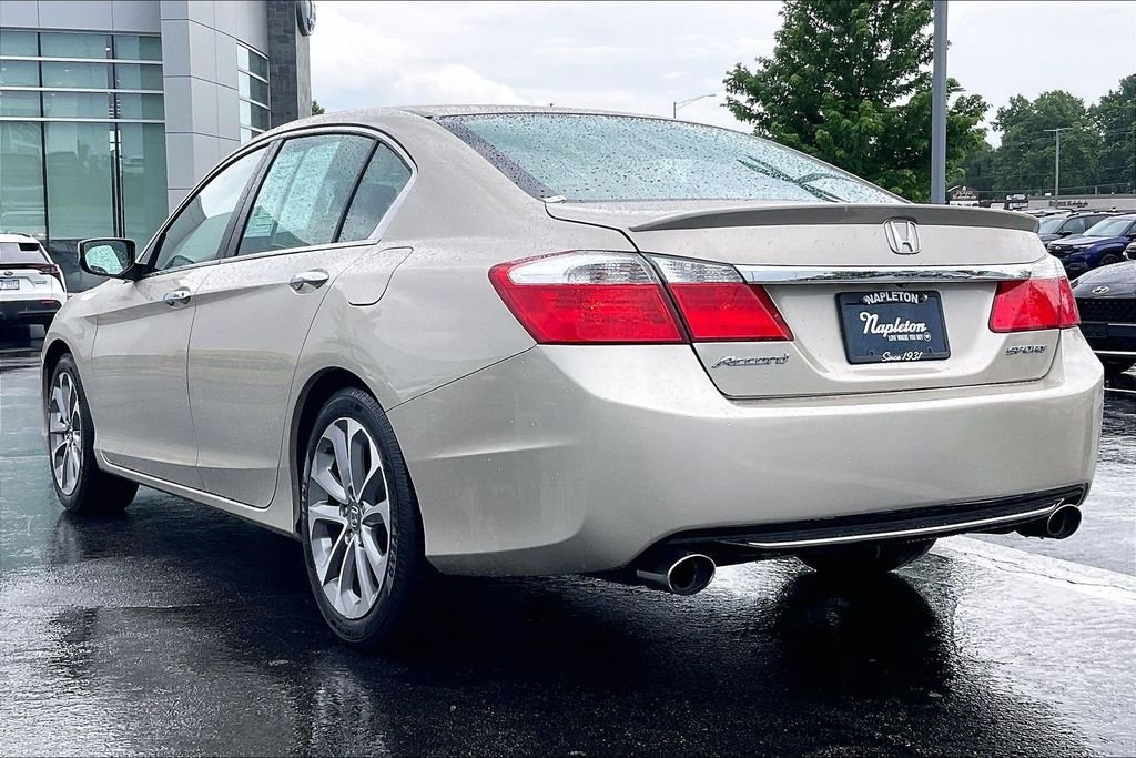 Used 2013 Beige Honda Sport image 9