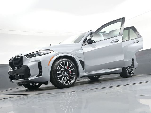 Used 2026 Gray BMW xDrive50e image 45