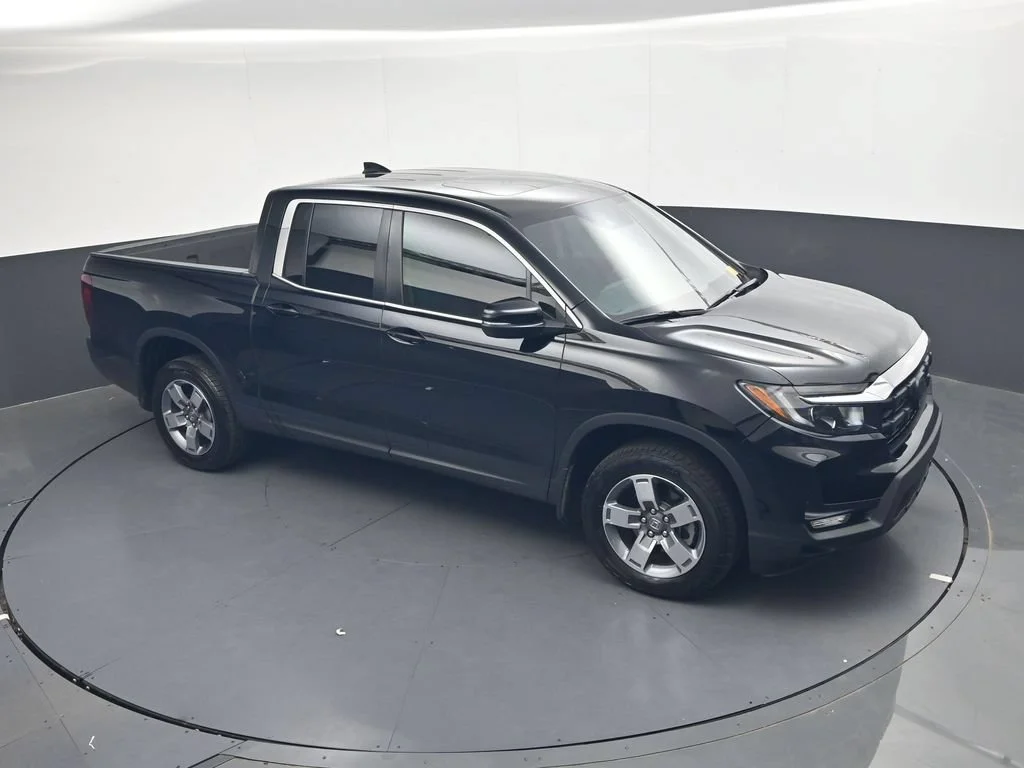 Certified Used 2024 Crystal Black Pearl Honda RTL image 70