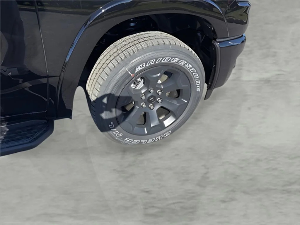 New 2026 Diamond Black Crystal Pearl-Coat Exterior Paint RAM Big Horn/Lone Star image 9