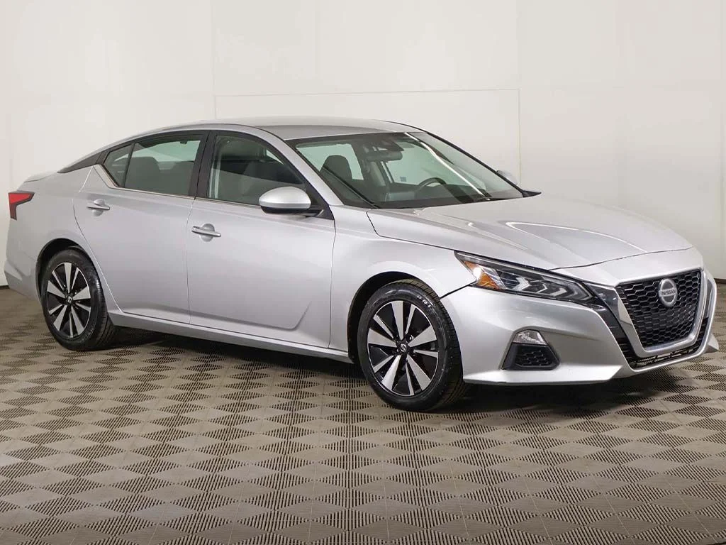 Used 2021 Nissan Altima SV with VIN 1N4BL4DV3MN362075 for sale in Streetsboro, OH