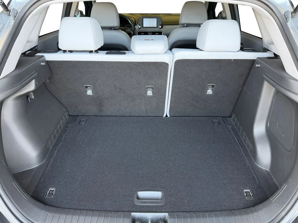 Used 2021 Silver Hyundai Limited image 14