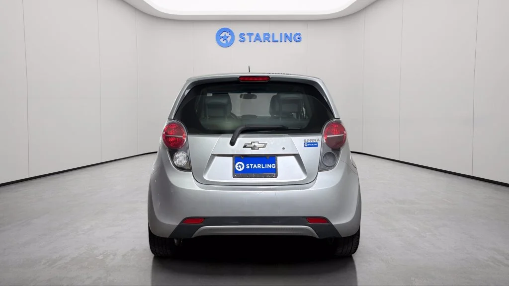 Used 2015 SILVER ICE Chevrolet LT image 7