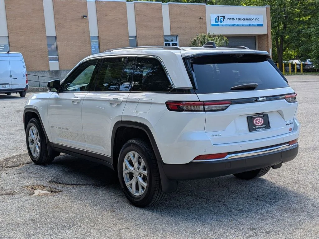 Used 2023 White Jeep Limited image 8