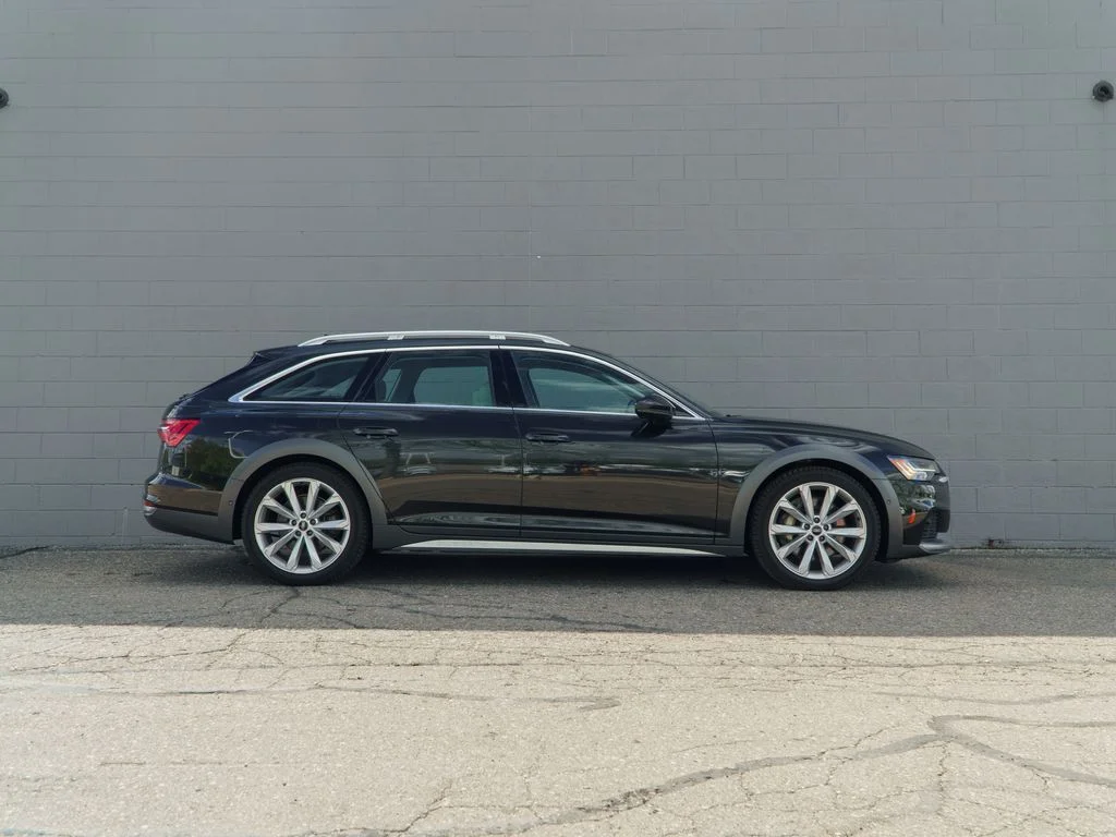Used 2021  Audi  image 8