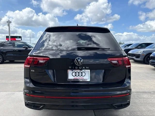 Used 2023 Deep Black Volkswagen SE R-Line Black image 4