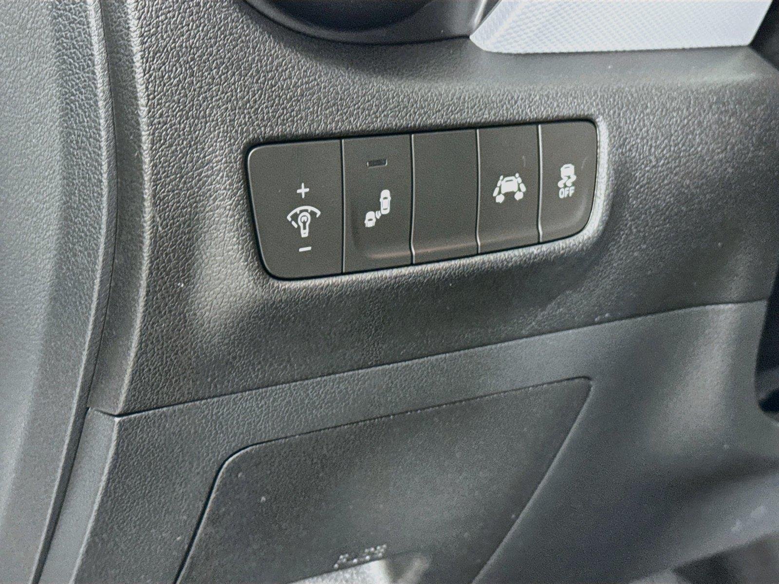 Used 2019 Chalk White Hyundai SEL image 15
