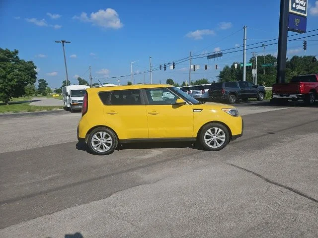 Used 2015 Yellow Kia Plus image 5