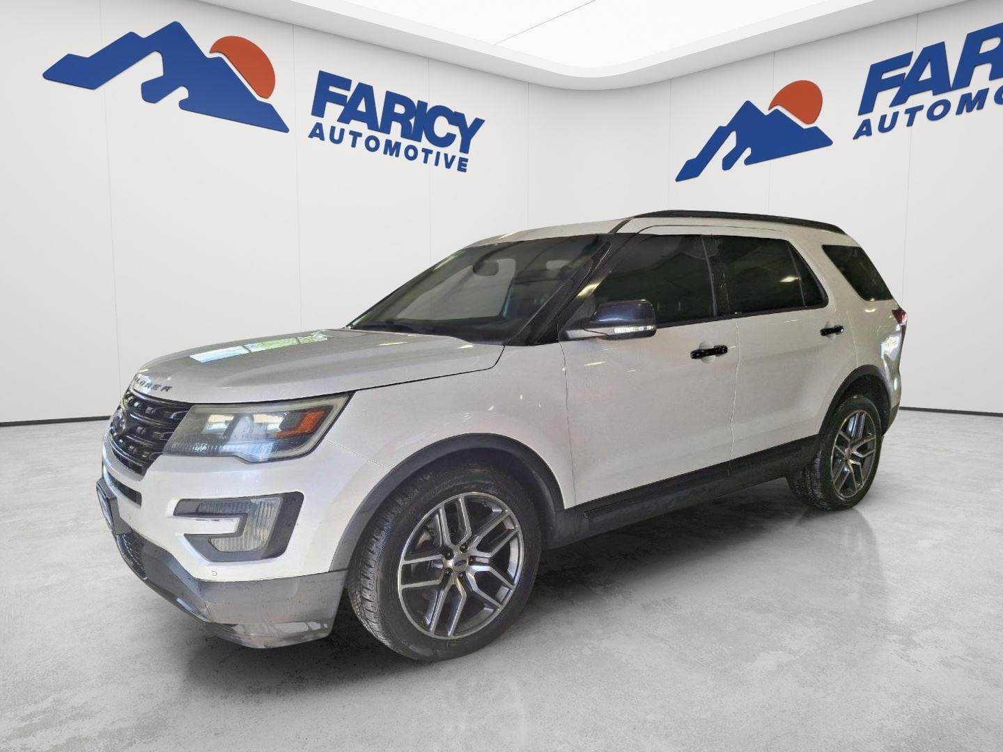 Used 2016 White Platinum Tri-Coat Metallic Ford Sport image 1
