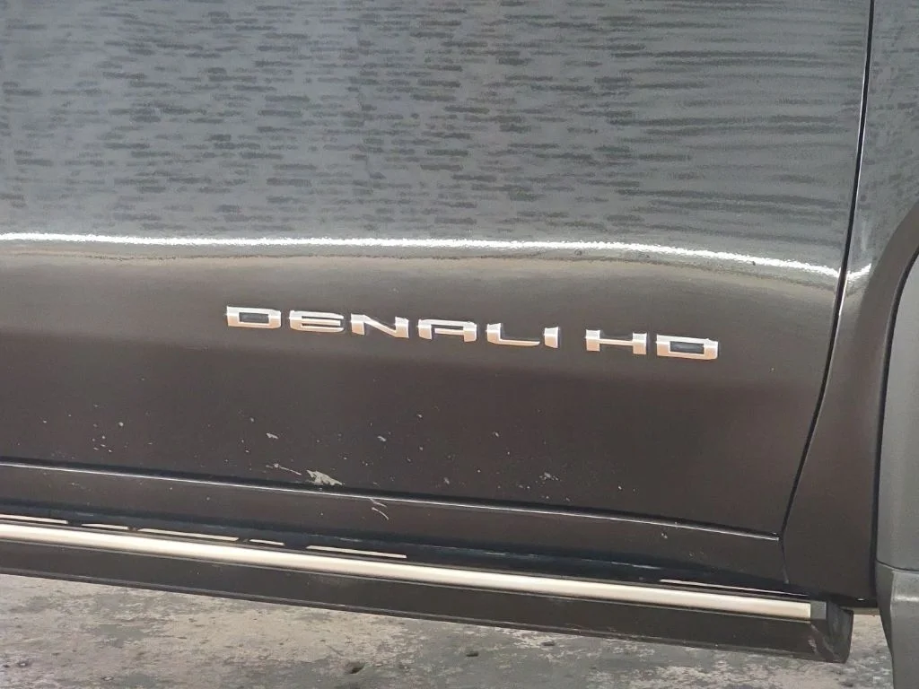 Used 2021 Ebony Twilight Metallic GMC Denali image 9