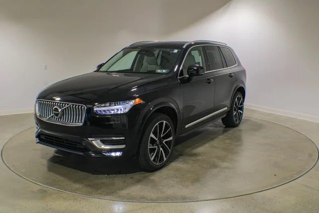 2023 Volvo XC90 B5 Plus
