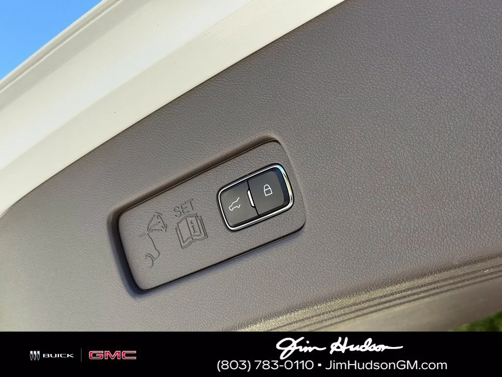 Used 2020 White Lincoln Reserve image 19