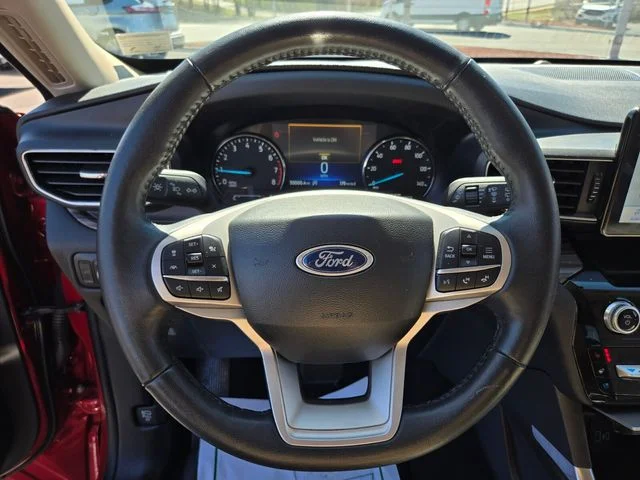 Used 2023 Red Ford Limited image 31