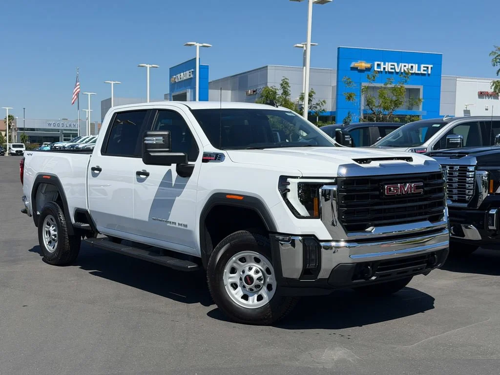 New 2026 Summit White GMC Pro image 2