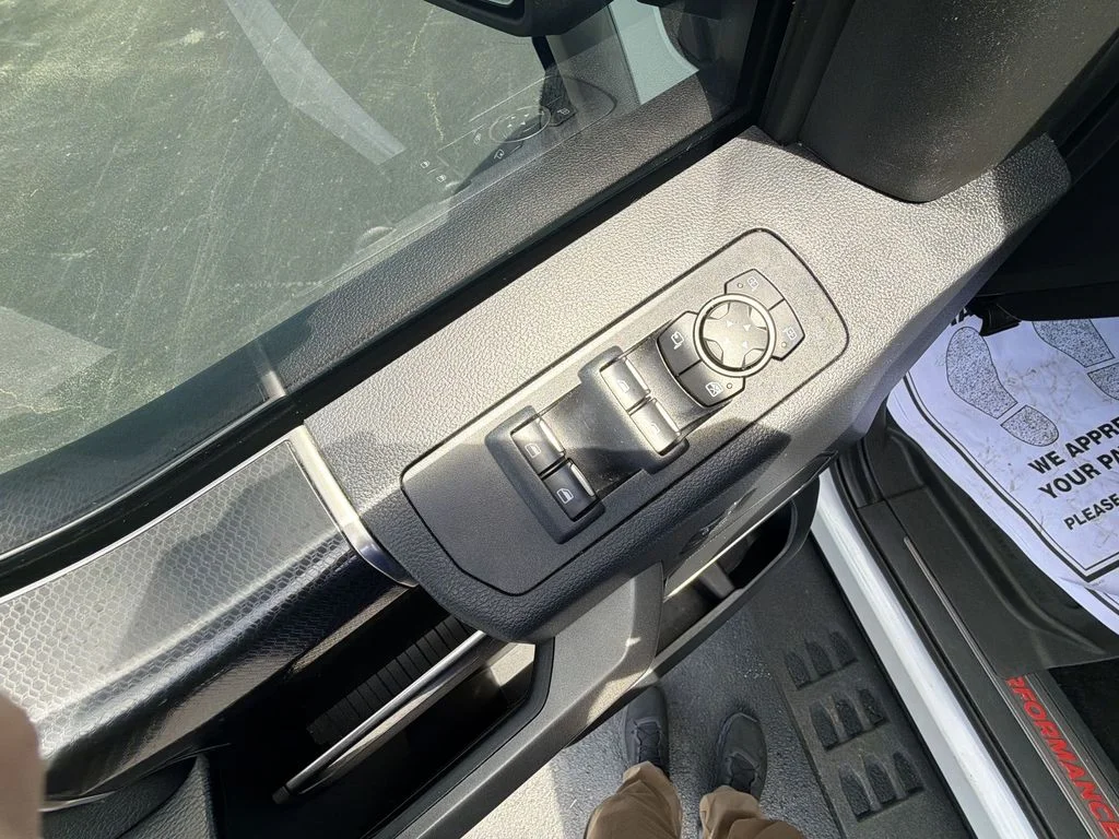 Used 2017 White Ford Raptor image 19