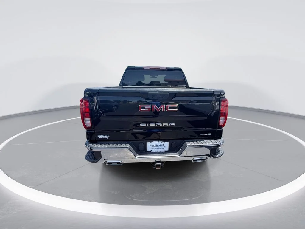 Used 2021 Black GMC SLE image 7