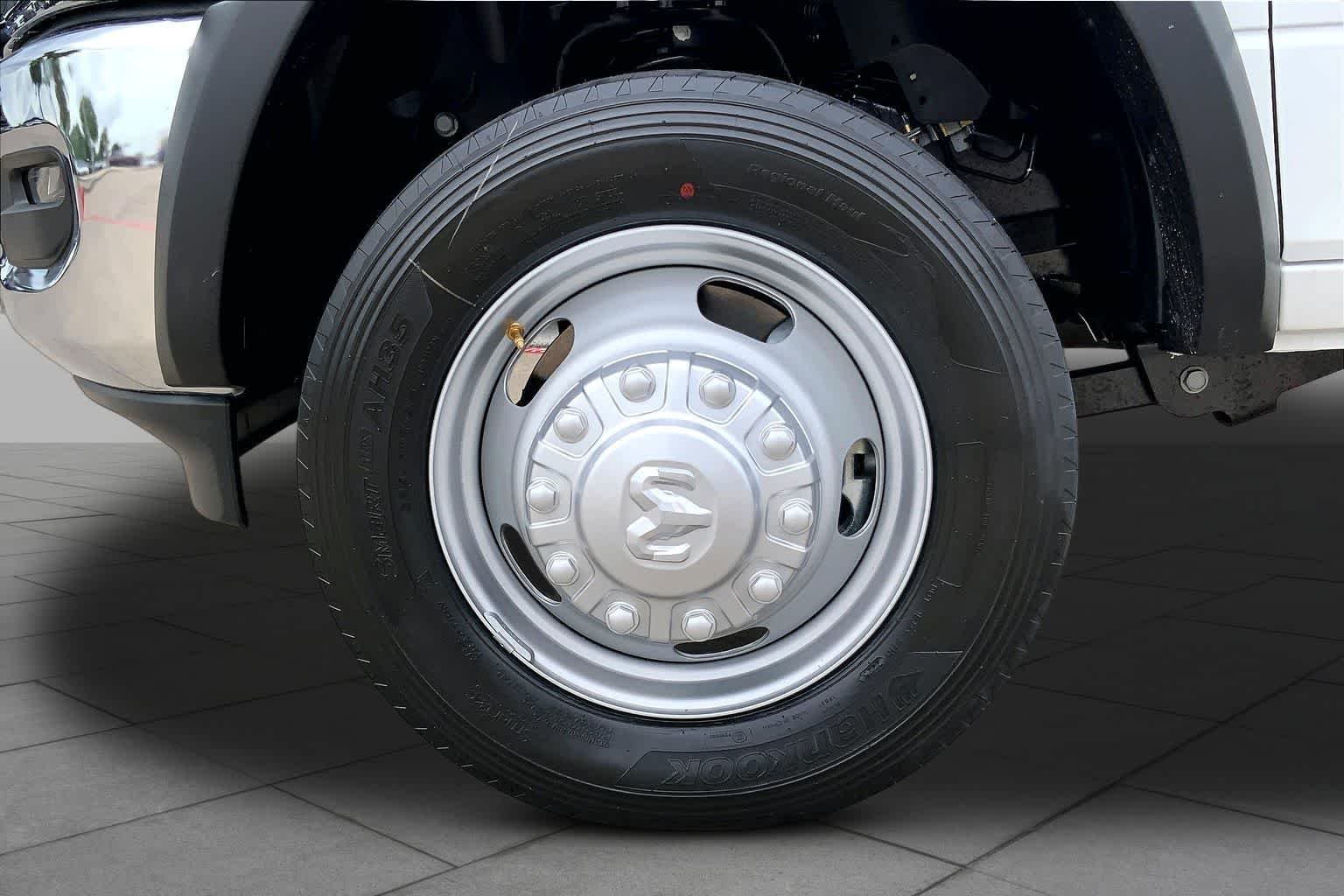 New 2026 Bright White Clearcoat RAM Tradesman image 9