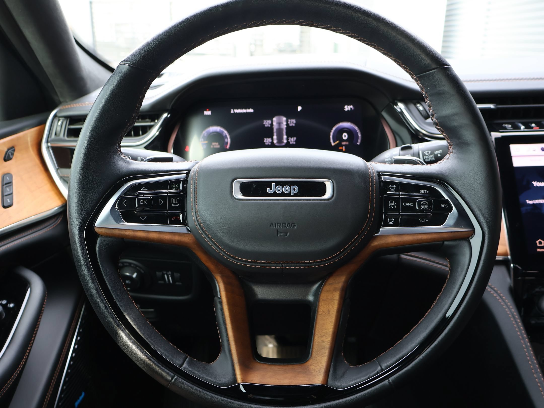 Used 2023 Diamond Black Crystal Pearlcoat Jeep Summit Reserve image 14