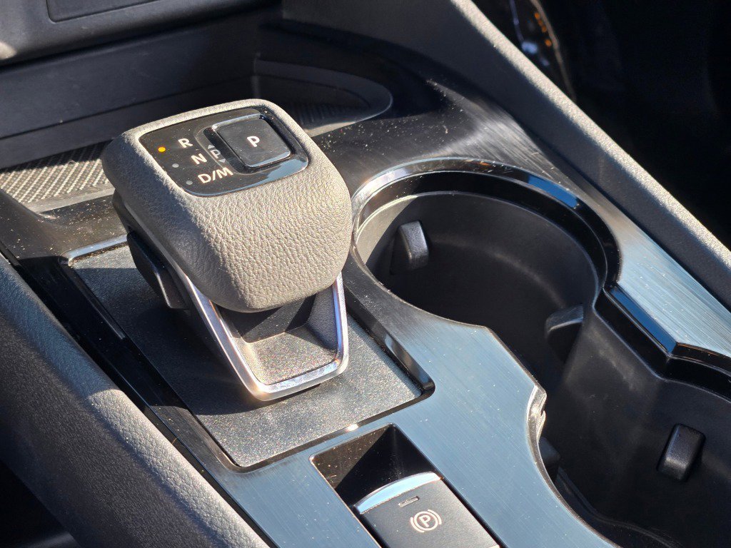 2025 Nissan Rogue SV - Photo 27