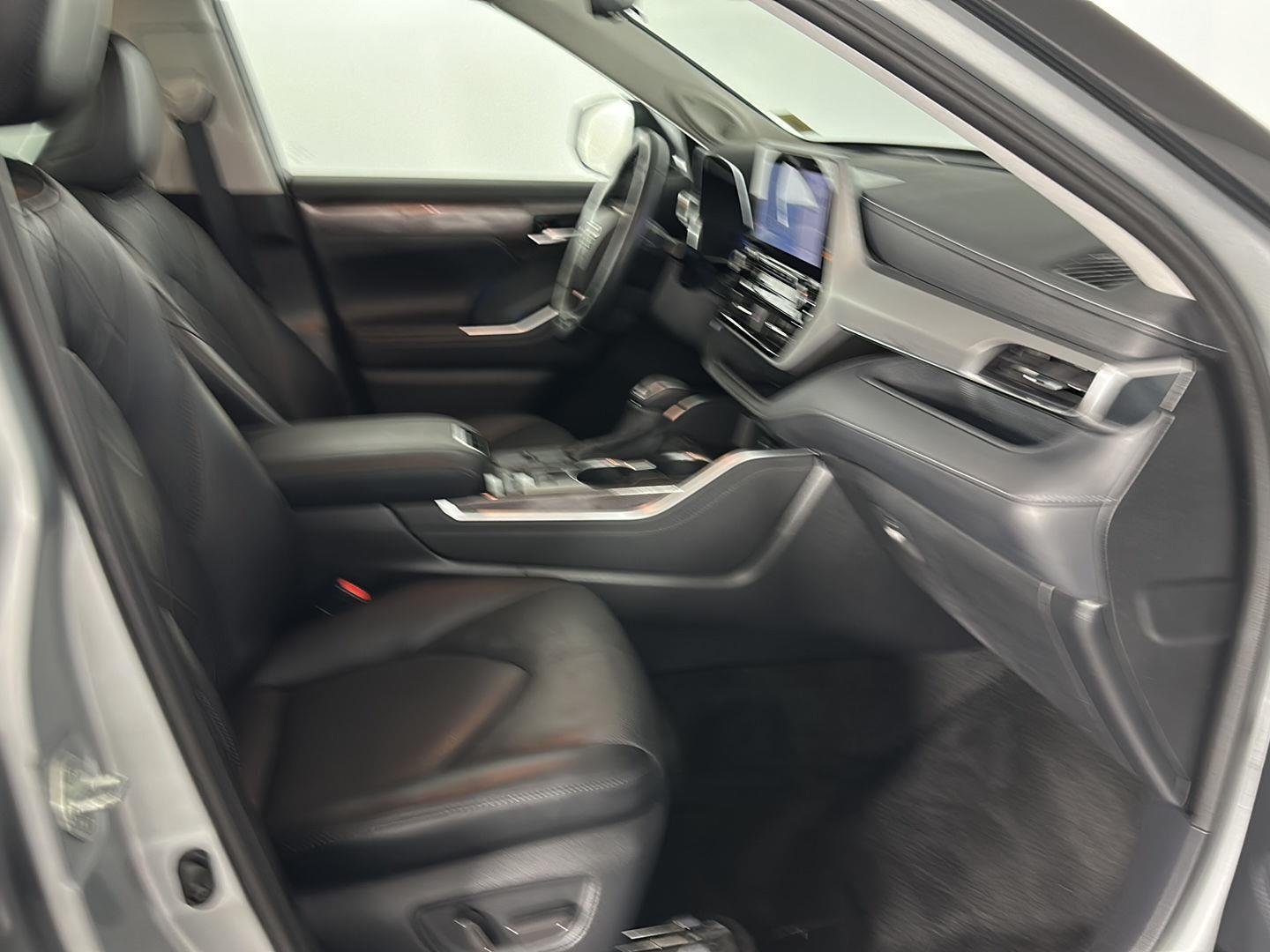 Used 2021 Celestial Silver Metallic Toyota Platinum image 27