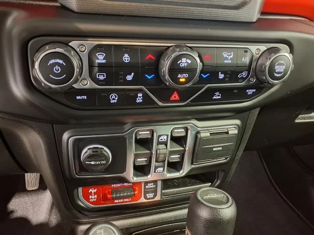 Used 2020 Billet Silver Metallic Jeep Rubicon image 15