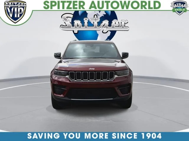 Used 2024 Red Jeep Laredo X image 3