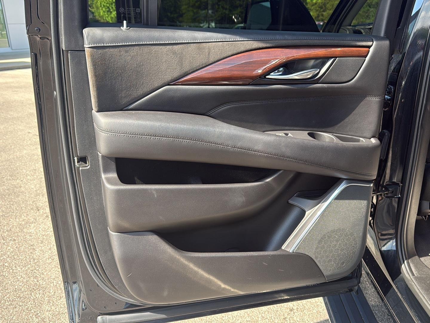 Used 2019 BLACK RAVEN Cadillac Premium Luxury image 25
