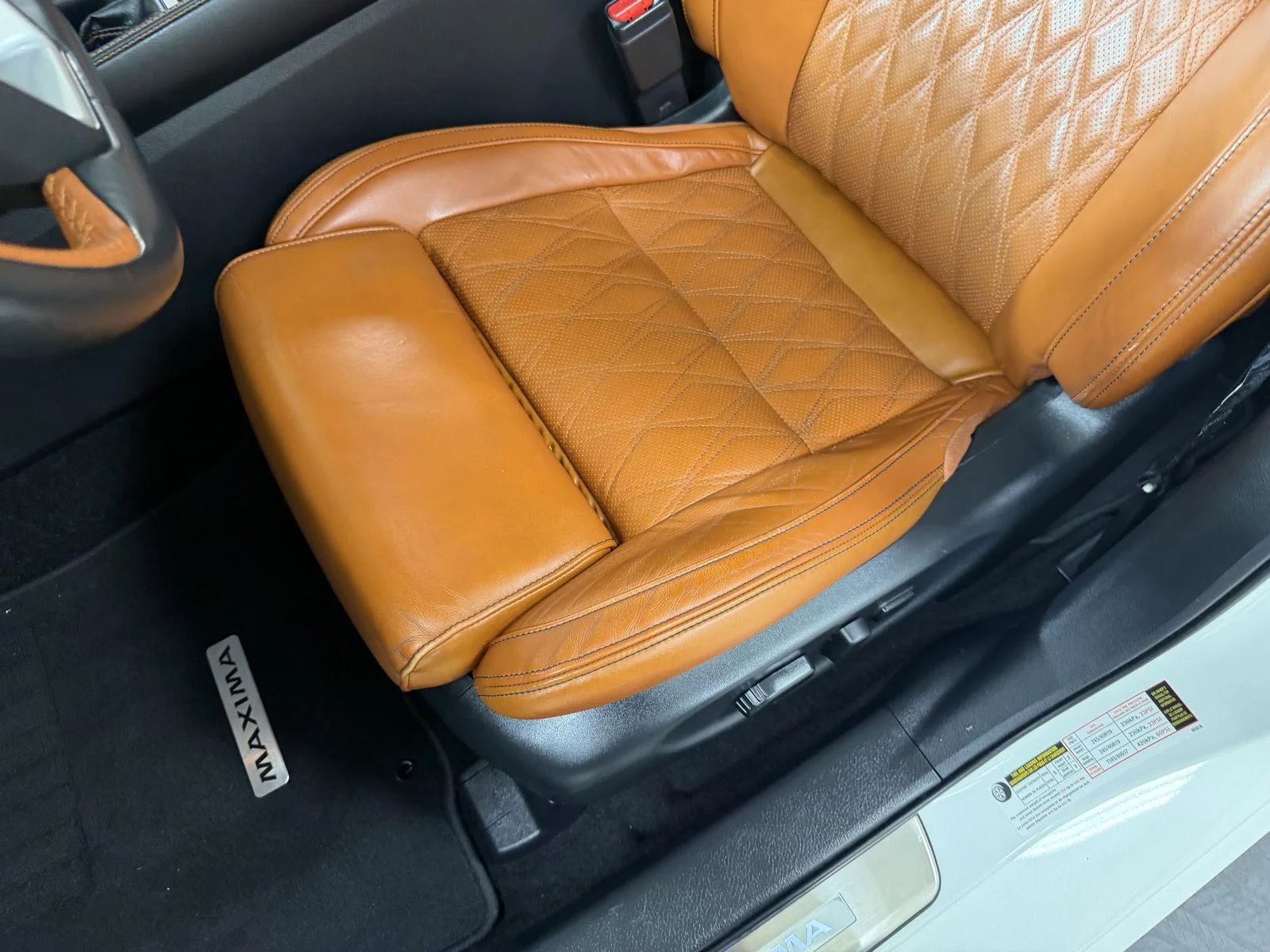 Used 2019 Pearl White Tricoat Nissan Platinum image 11