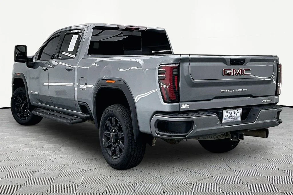 Used 2024 Sterling Metallic GMC AT4 image 13