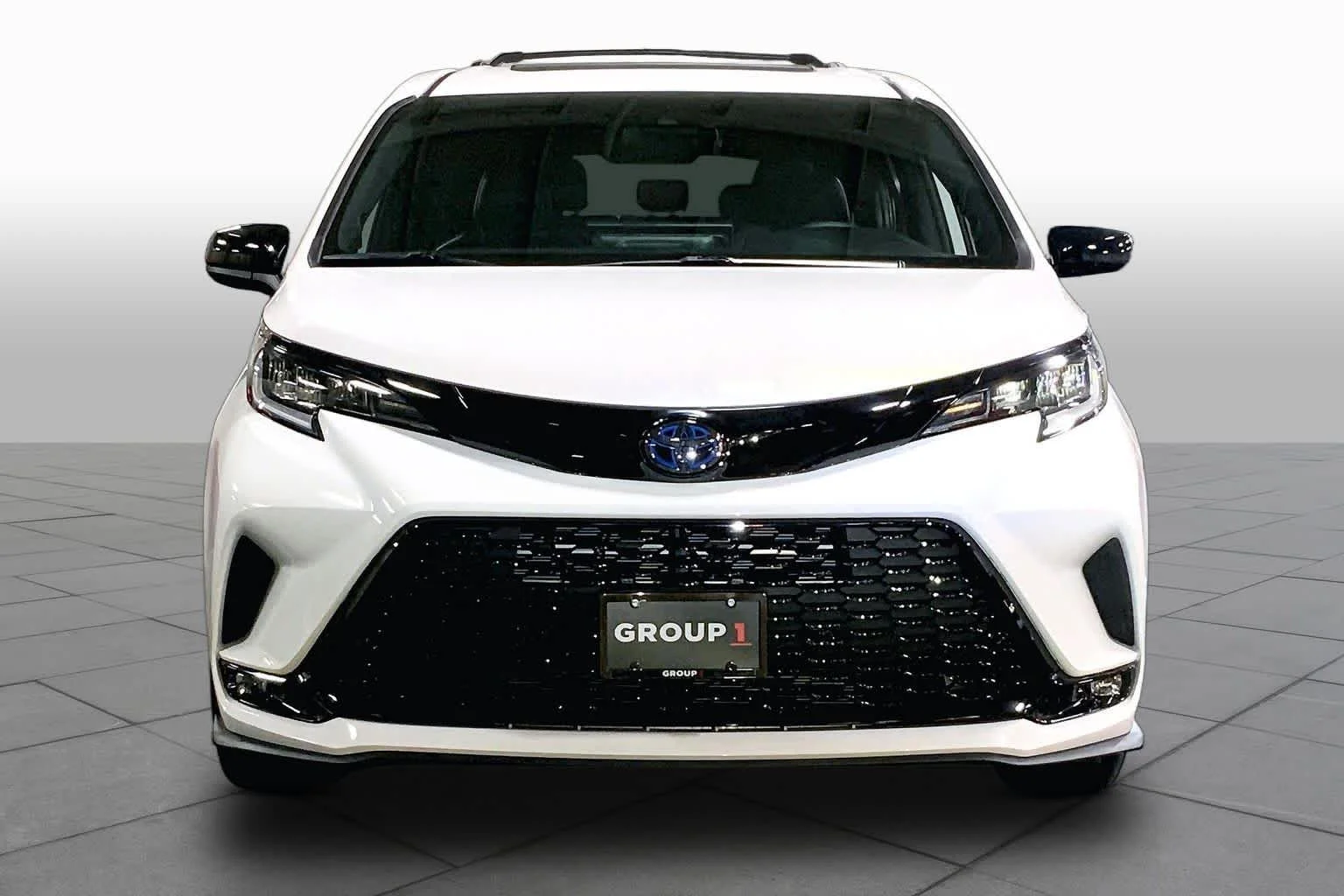 Used 2025 Ice Cap Toyota XSE image 4