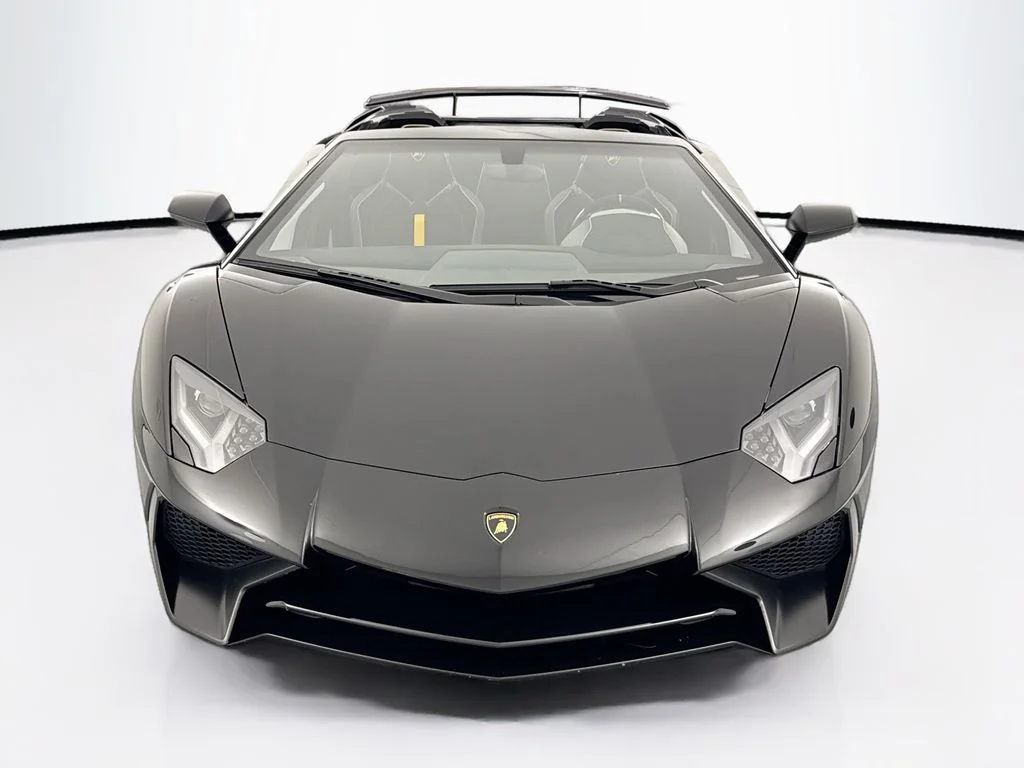 Used 2017 Black Lamborghini LP750-4 SuperVeloce image 2