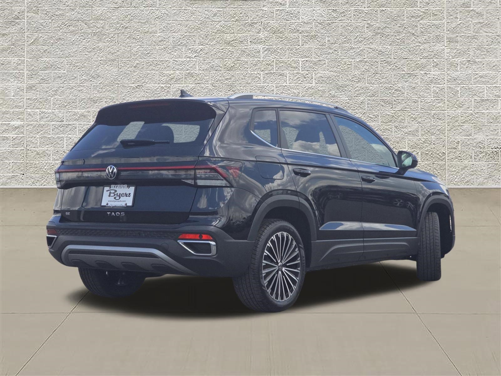New 2026 Deep Black Pearl Volkswagen SE image 7