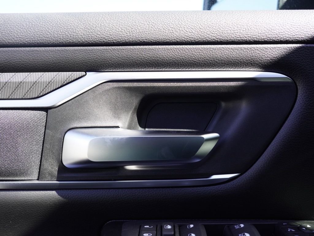 New 2026 Granite Crystal Metallic Clear-Coat Exterior Paint RAM Big Horn/Lone Star image 10