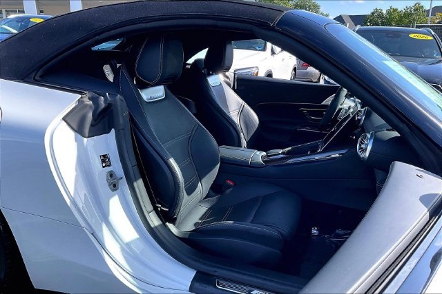 Used 2022  Mercedes-Benz SL 63 AMG® image 7