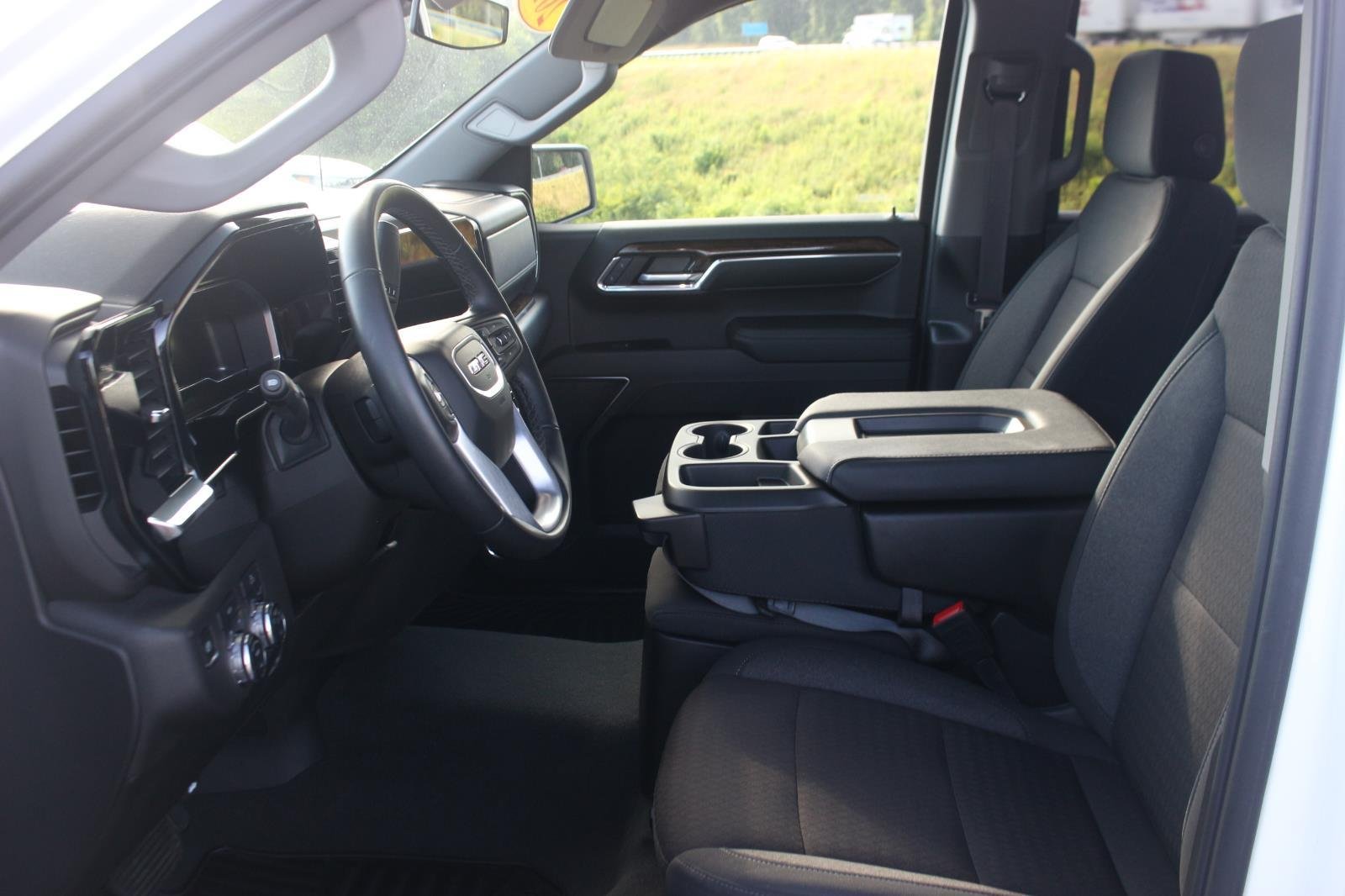 Used 2024 Summit White GMC Elevation image 15