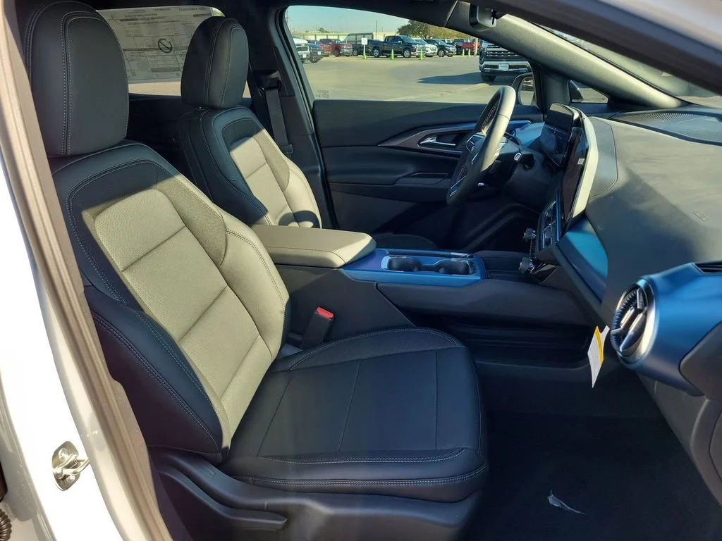New 2026 Summit White Chevrolet LT image 18