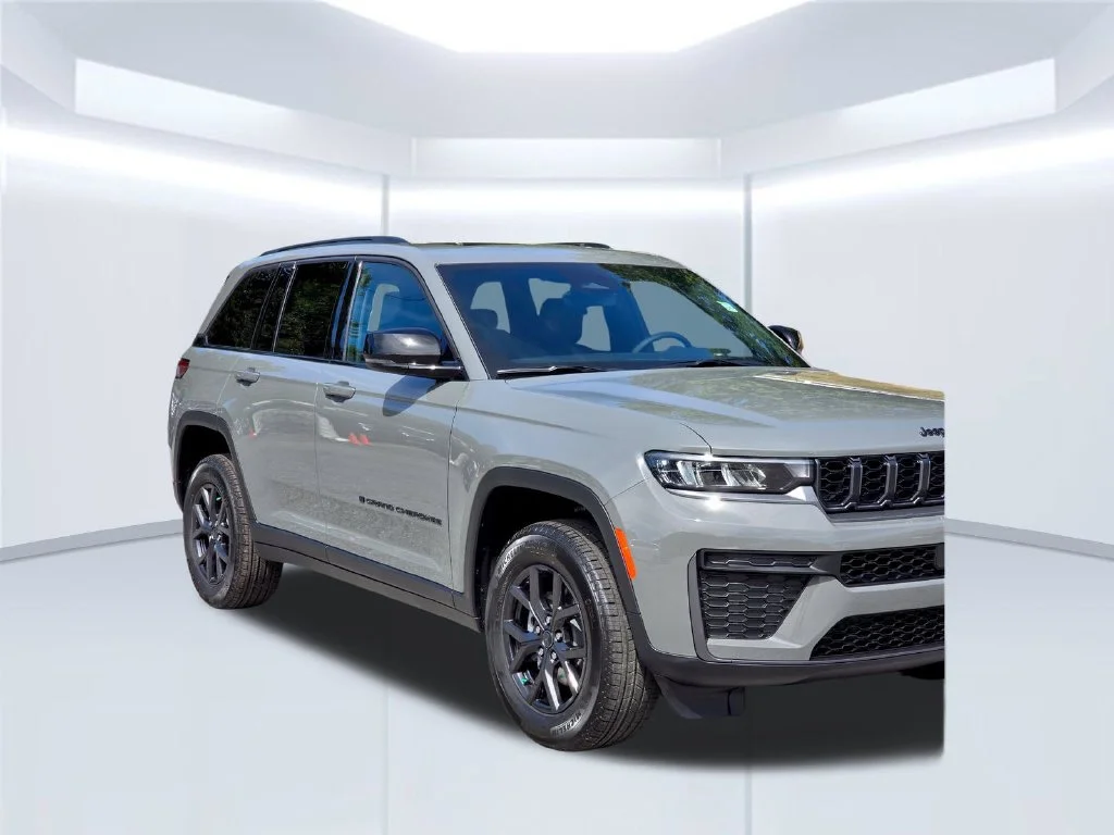 New 2027 Gray Jeep Laredo Altitude image 39